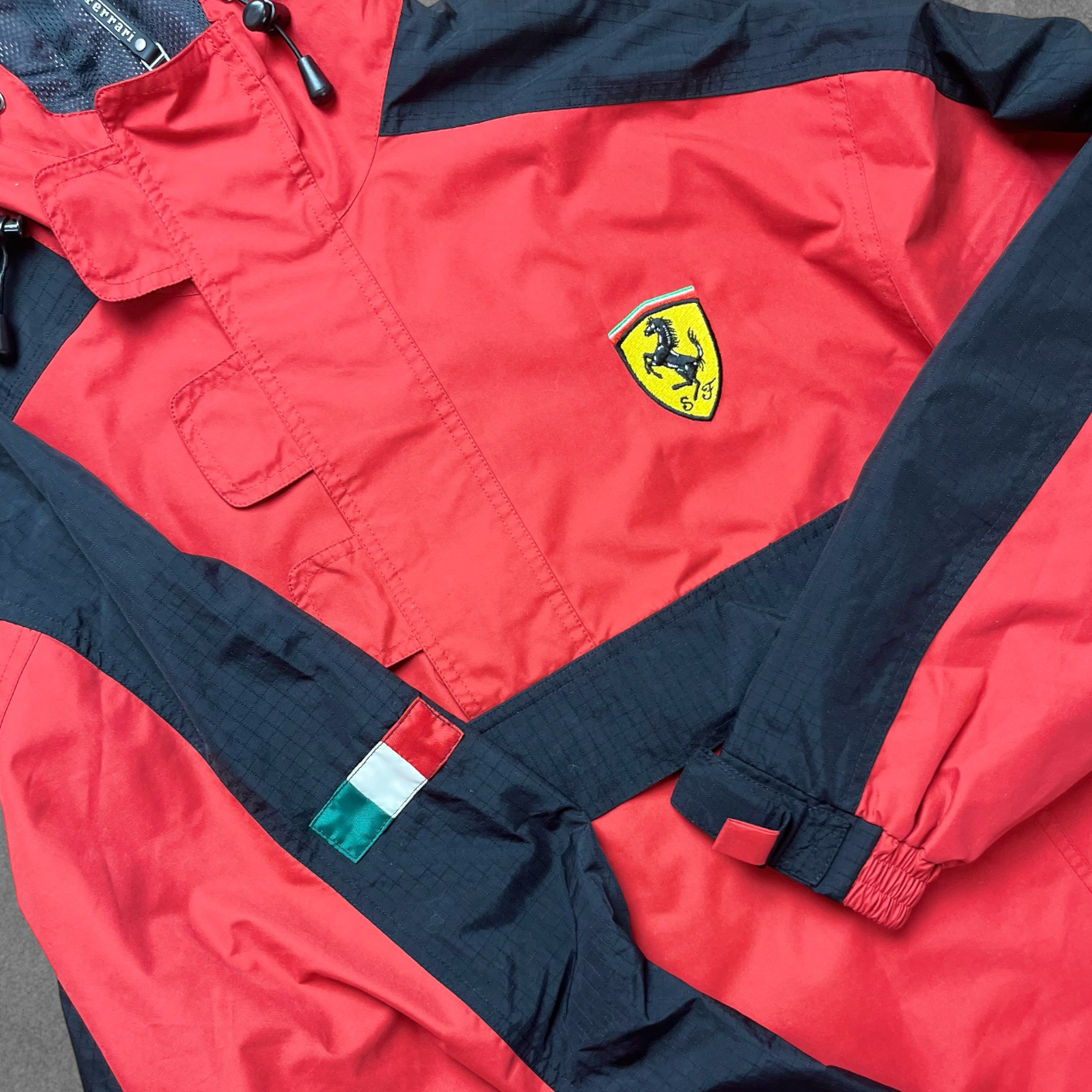 Vintage x Ferarri Windbreaker 2002 (M)